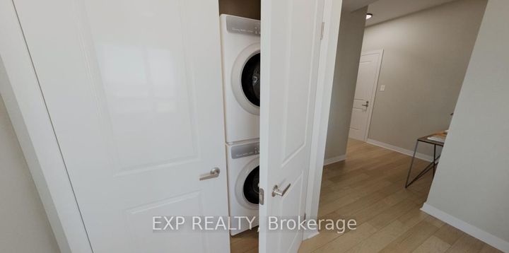 Photo 6 at 500 Silhouette Private, Nepean (Cedargrove/Fraserdale), Ottawa