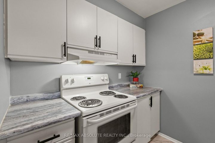 Photo 14 at 415 - 216 Viewmount Drive, Nepean (Borden Farm/Stewart Farm/Carleton Heights/Parkwood Hills), Ottawa