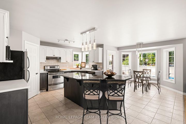 Photo 10 at 41 Blackshire Circle, Nepean (Stonebridge), Ottawa