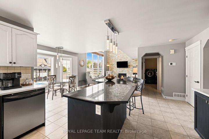Photo 12 at 41 Blackshire Circle, Nepean (Stonebridge), Ottawa