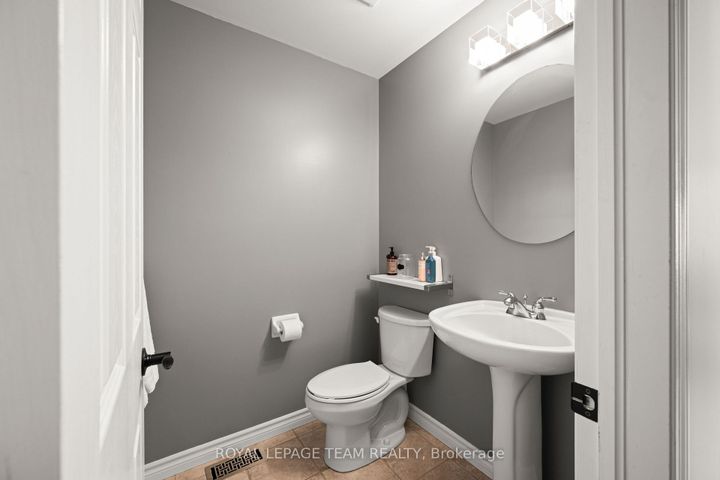 Photo 16 at 41 Blackshire Circle, Nepean (Stonebridge), Ottawa