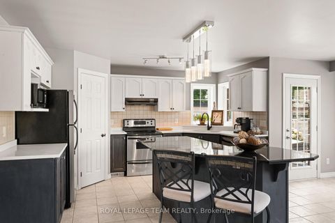 Photo 11 at 41 Blackshire Circle, Nepean (Stonebridge), Ottawa