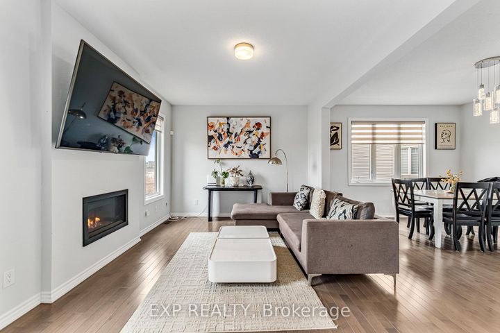 Photo 7 at 527 Alcor Terrace, Nepean (Half Moon Bay), Ottawa