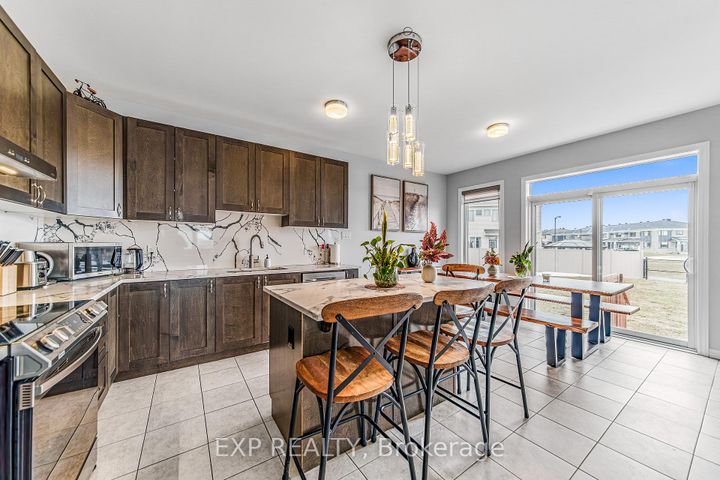 Photo 10 at 527 Alcor Terrace, Nepean (Half Moon Bay), Ottawa