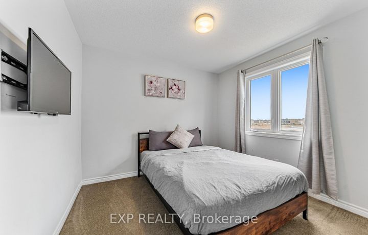 Photo 18 at 527 Alcor Terrace, Nepean (Half Moon Bay), Ottawa