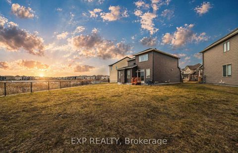 Photo 1 at 527 Alcor Terrace, Nepean (Half Moon Bay), Ottawa