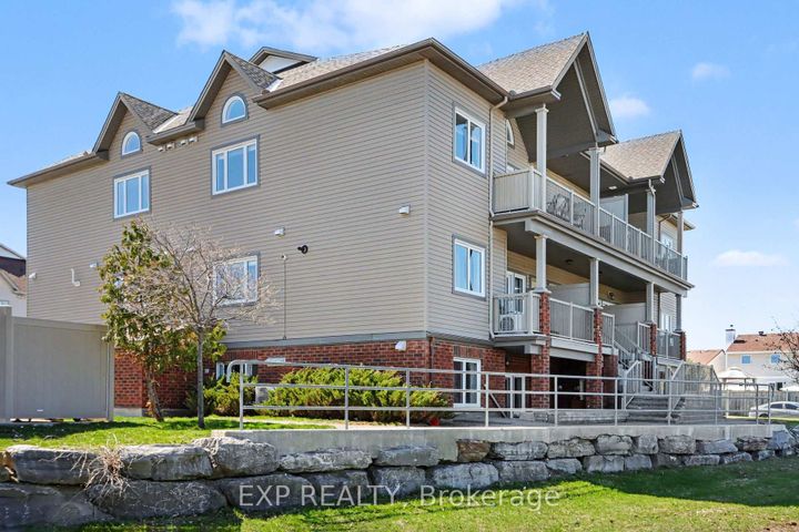 Photo 2 at J - 135 Harthill Way, Nepean (Heritage Park), Ottawa