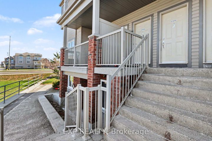 Photo 3 at J - 135 Harthill Way, Nepean (Heritage Park), Ottawa