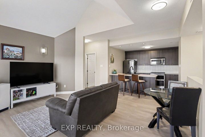 Photo 9 at J - 135 Harthill Way, Nepean (Heritage Park), Ottawa