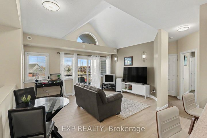 Photo 12 at J - 135 Harthill Way, Nepean (Heritage Park), Ottawa