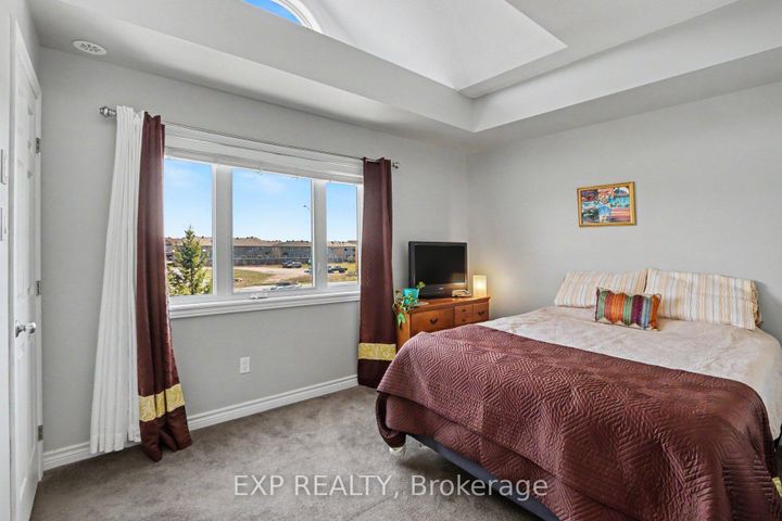 Photo 19 at J - 135 Harthill Way, Nepean (Heritage Park), Ottawa