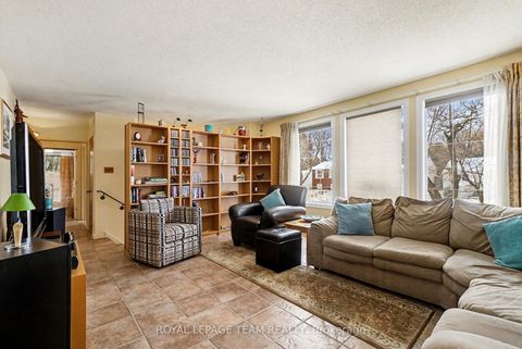 Photo 7 at 30 Juniper Court, Nepean (Borden Farm/Stewart Farm/Carleton Heights/Parkwood Hills), Ottawa