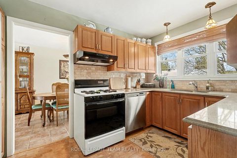 Photo 13 at 30 Juniper Court, Nepean (Borden Farm/Stewart Farm/Carleton Heights/Parkwood Hills), Ottawa