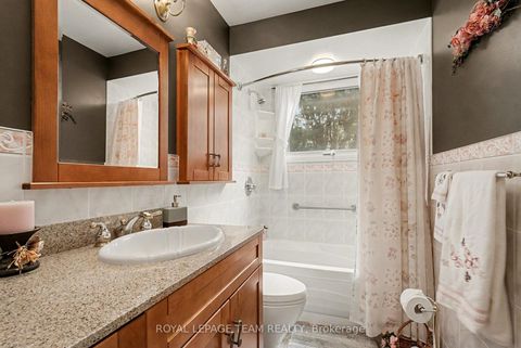 Photo 18 at 30 Juniper Court, Nepean (Borden Farm/Stewart Farm/Carleton Heights/Parkwood Hills), Ottawa