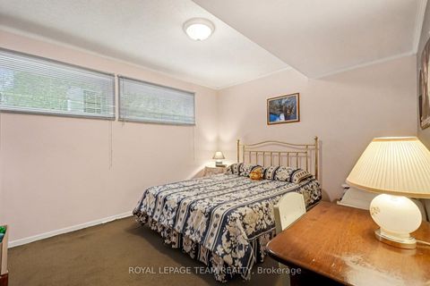 Photo 23 at 30 Juniper Court, Nepean (Borden Farm/Stewart Farm/Carleton Heights/Parkwood Hills), Ottawa
