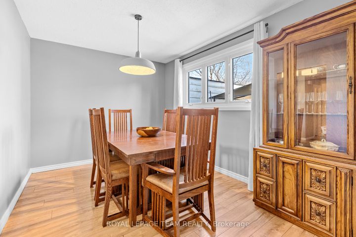 Photo 7 at 25 Grady Crescent, Nepean (Sheahan Estates/Trend Village), Ottawa