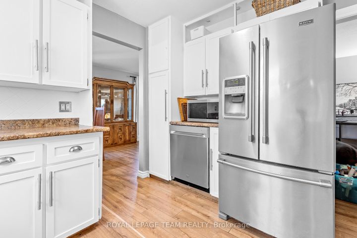 Photo 10 at 25 Grady Crescent, Nepean (Sheahan Estates/Trend Village), Ottawa