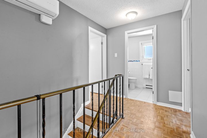 Photo 14 at 25 Grady Crescent, Nepean (Sheahan Estates/Trend Village), Ottawa