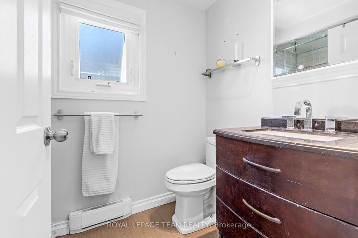 Photo 17 at 25 Grady Crescent, Nepean (Sheahan Estates/Trend Village), Ottawa