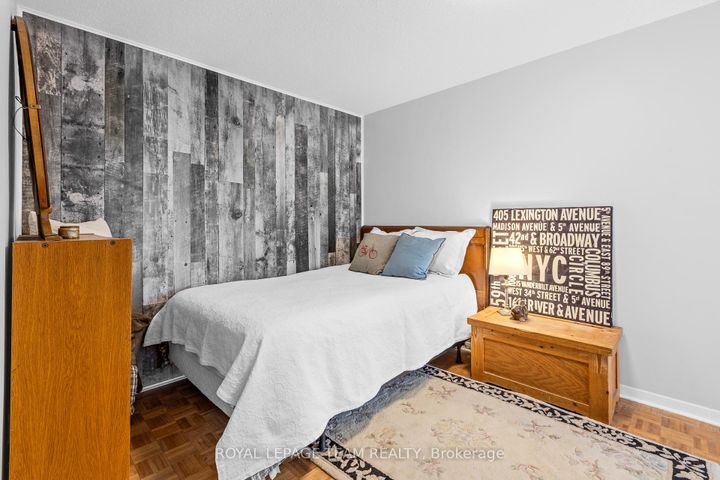 Photo 20 at 25 Grady Crescent, Nepean (Sheahan Estates/Trend Village), Ottawa