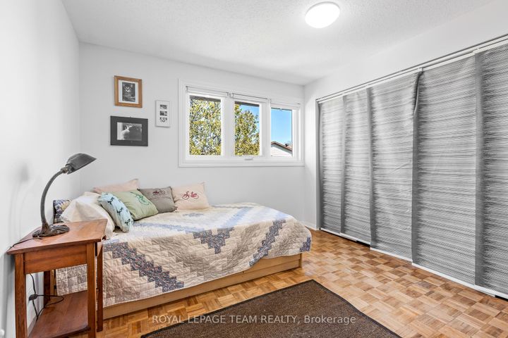 Photo 22 at 25 Grady Crescent, Nepean (Sheahan Estates/Trend Village), Ottawa