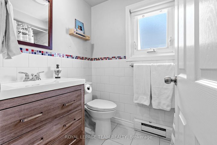 Photo 23 at 25 Grady Crescent, Nepean (Sheahan Estates/Trend Village), Ottawa
