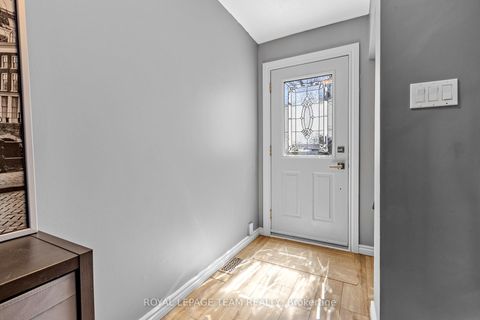 Photo 3 at 25 Grady Crescent, Nepean (Sheahan Estates/Trend Village), Ottawa