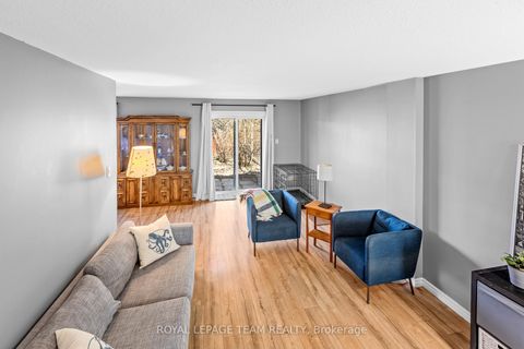 Photo 4 at 25 Grady Crescent, Nepean (Sheahan Estates/Trend Village), Ottawa