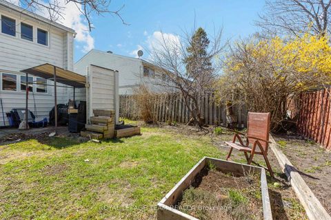 Photo 30 at 25 Grady Crescent, Nepean (Sheahan Estates/Trend Village), Ottawa