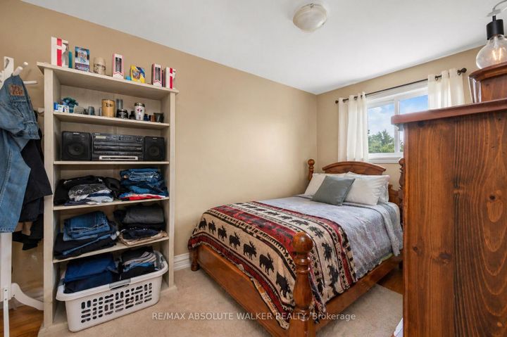 Photo 11 at 144 Viewmount Drive, Nepean (Meadowlands/Crestview), Ottawa