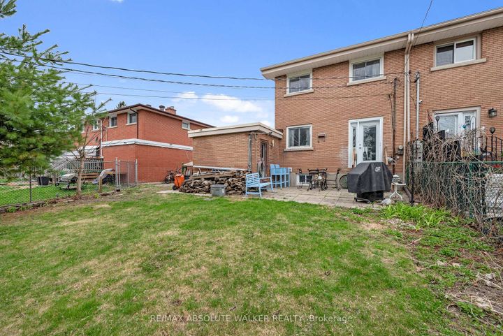 Photo 17 at 144 Viewmount Drive, Nepean (Meadowlands/Crestview), Ottawa