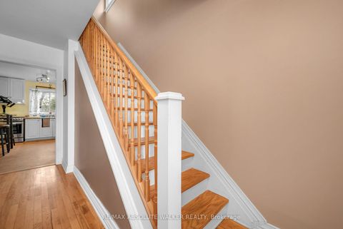 Photo 2 at 144 Viewmount Drive, Nepean (Meadowlands/Crestview), Ottawa