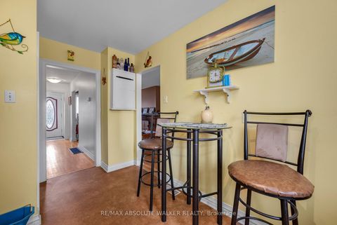 Photo 7 at 144 Viewmount Drive, Nepean (Meadowlands/Crestview), Ottawa