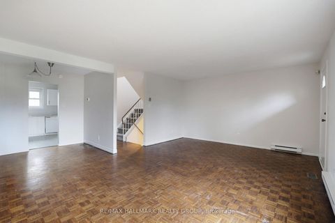 Photo 5 at 44 - 920 Dynes Road, Nepean (Carleton Square), Ottawa
