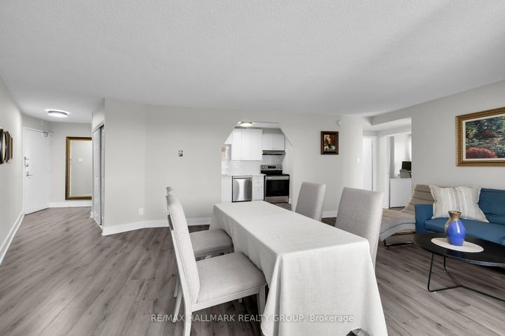 Photo 10 at 407 - 900 Dynes Road, Nepean (Carleton Square), Ottawa