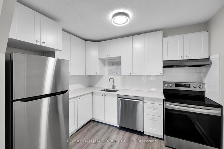 Photo 17 at 407 - 900 Dynes Road, Nepean (Carleton Square), Ottawa