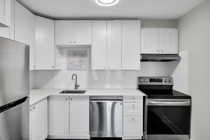 Photo 18 at 407 - 900 Dynes Road, Nepean (Carleton Square), Ottawa