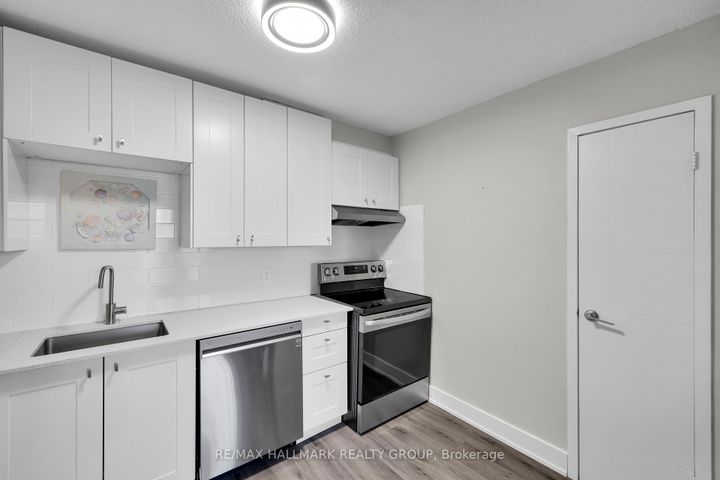 Photo 20 at 407 - 900 Dynes Road, Nepean (Carleton Square), Ottawa