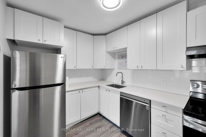 Photo 21 at 407 - 900 Dynes Road, Nepean (Carleton Square), Ottawa