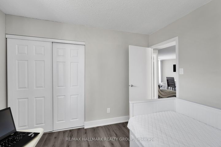 Photo 27 at 407 - 900 Dynes Road, Nepean (Carleton Square), Ottawa