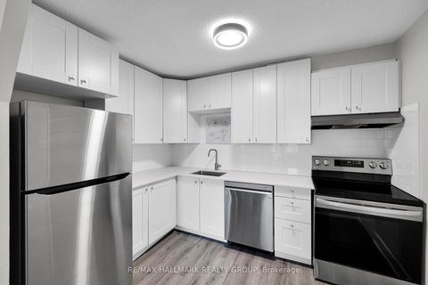 Photo 17 at 407 - 900 Dynes Road, Nepean (Carleton Square), Ottawa