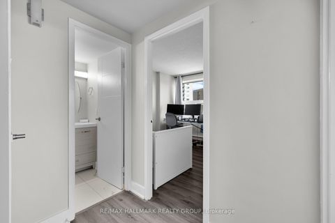 Photo 23 at 407 - 900 Dynes Road, Nepean (Carleton Square), Ottawa