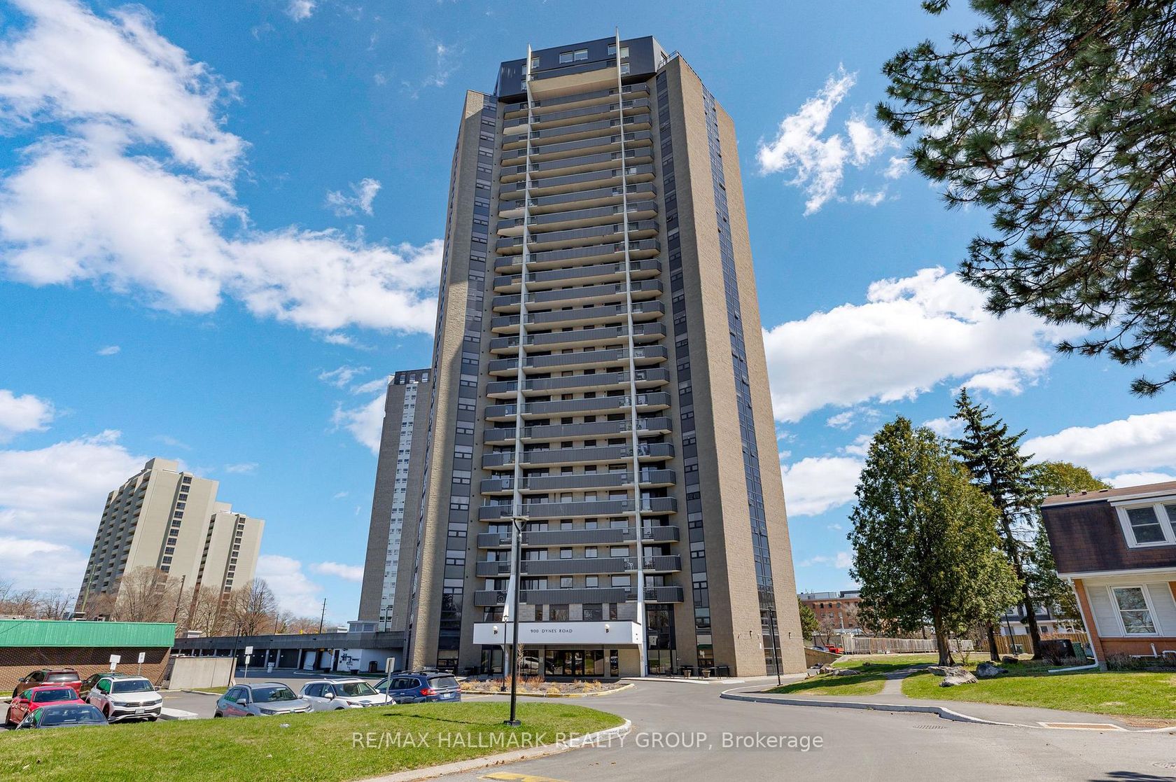 407 - 900 Dynes Road, Nepean (Carleton Square), Ottawa 
