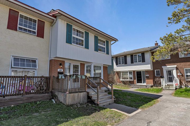 Photo 2 at 35 Monterey Drive, Nepean (Leslie Park), Ottawa