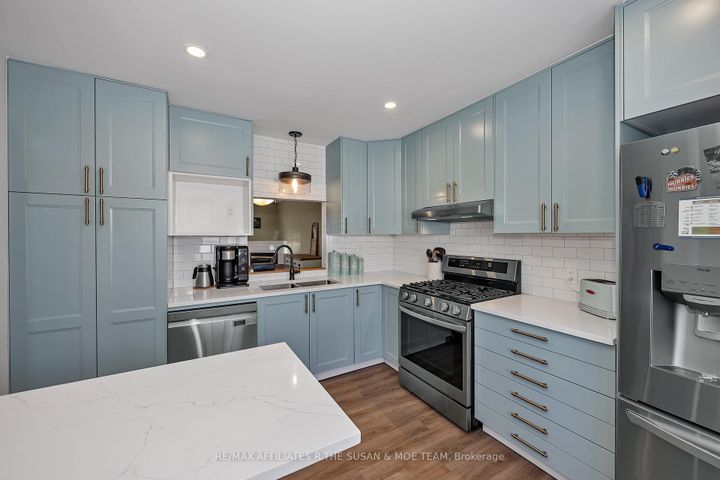 Photo 10 at 35 Monterey Drive, Nepean (Leslie Park), Ottawa