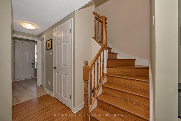 Photo 18 at 35 Monterey Drive, Nepean (Leslie Park), Ottawa