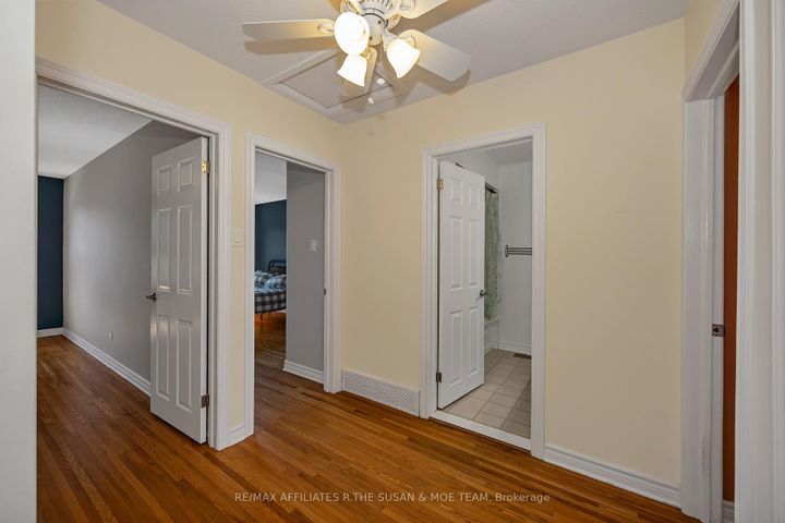 Photo 19 at 35 Monterey Drive, Nepean (Leslie Park), Ottawa
