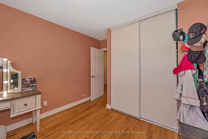 Photo 27 at 35 Monterey Drive, Nepean (Leslie Park), Ottawa