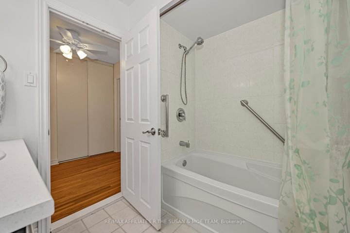 Photo 29 at 35 Monterey Drive, Nepean (Leslie Park), Ottawa