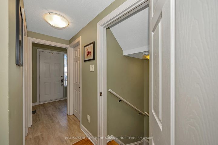 Photo 30 at 35 Monterey Drive, Nepean (Leslie Park), Ottawa